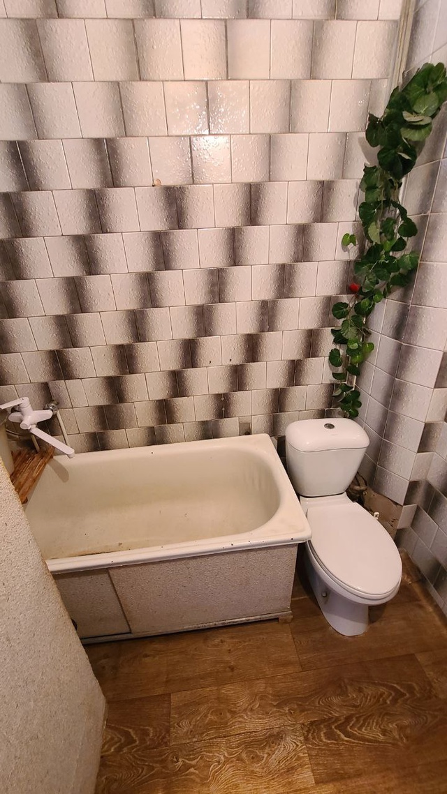 Продам 2х комнатную квартиру с (6)