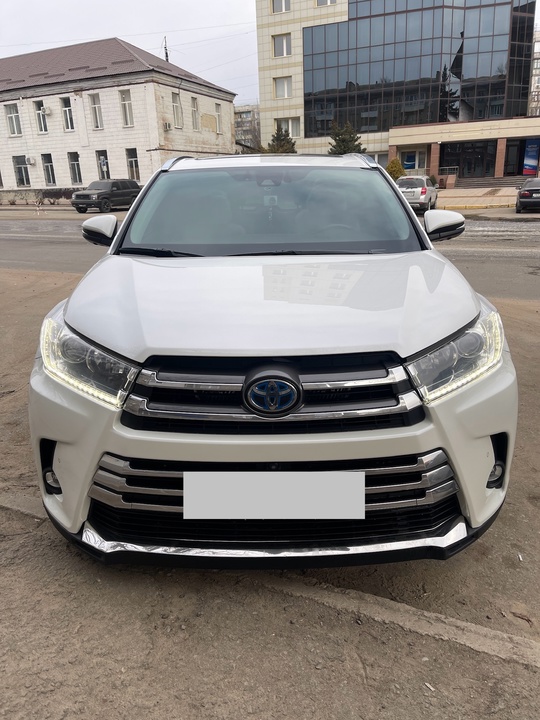 Продам Toyota Highlander Hybrid 2018