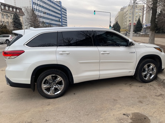 Продам Toyota Highlander Hybrid 2018 (3)