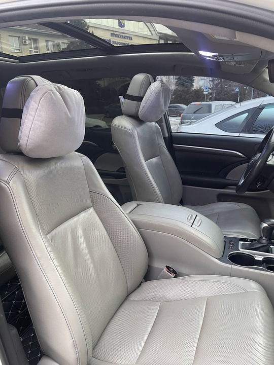 Продам Toyota Highlander Hybrid 2018 (7)