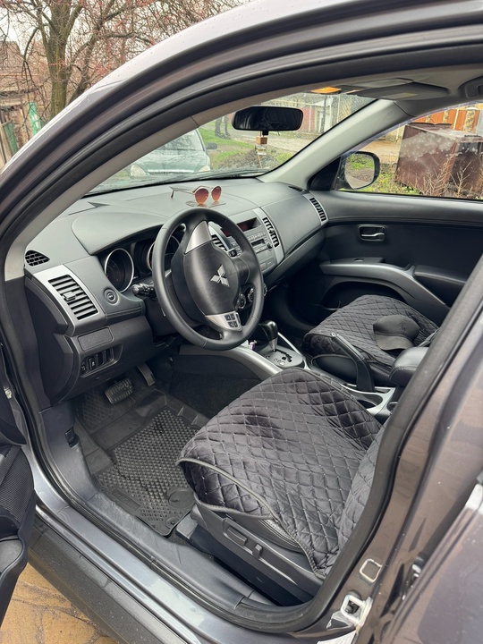 Продам Mitsubishi Outlander 2011
2.4 вариатор
Пробег (4)