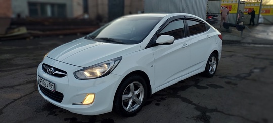 Продам. Личный Hyundai Solaris в (1)