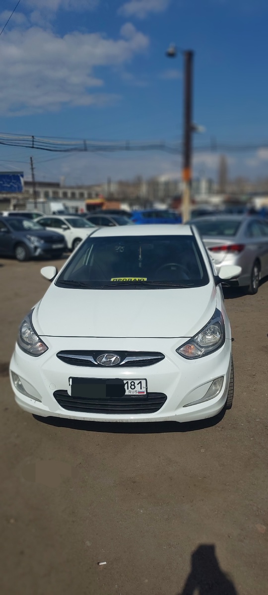 Продам. Личный Hyundai Solaris в (2)