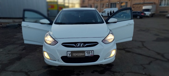 Продам. Личный Hyundai Solaris в (5)