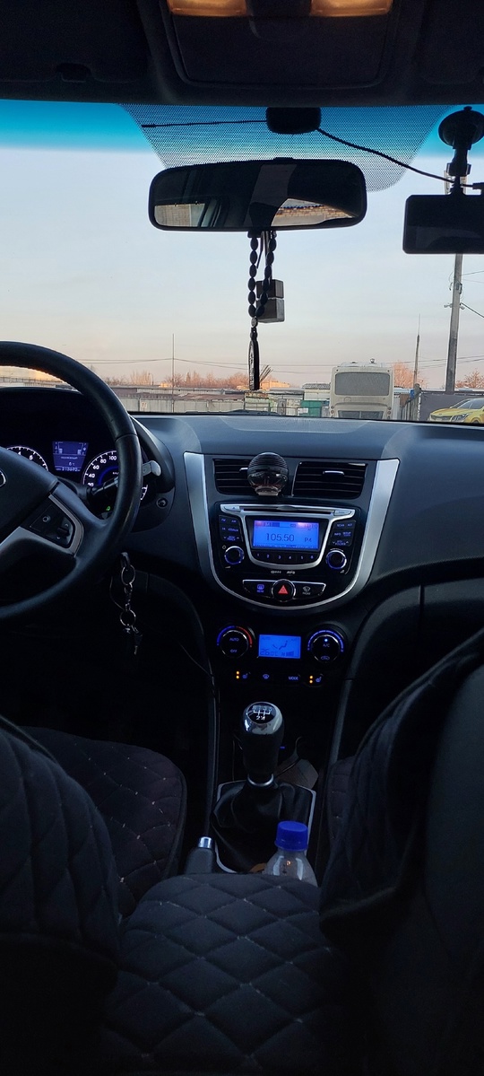 Продам. Личный Hyundai Solaris в (7)