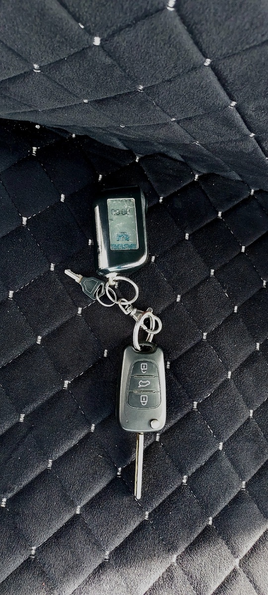 Продам. Личный Hyundai Solaris в (9)