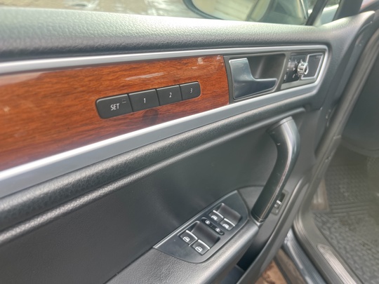 Продаю Volkswagen Touareg
2011 года выпуска
3.0 (7)