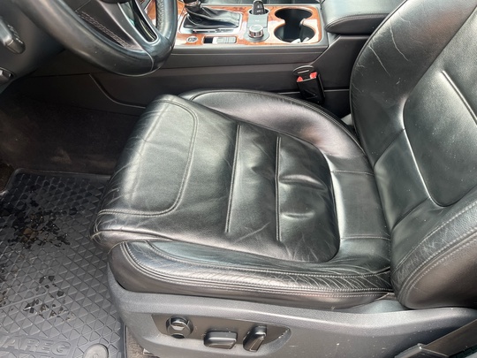 Продаю Volkswagen Touareg
2011 года выпуска
3.0 (9)