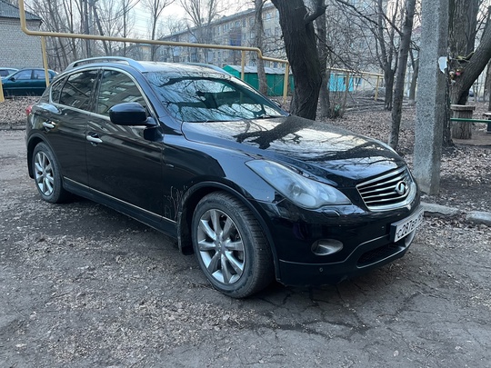Продам 
infinity ex25
2011 год выпуска (1)