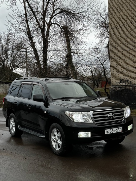 Продам Toyota Land Cruiser 200
