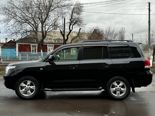 Продам Toyota Land Cruiser 200 (4)