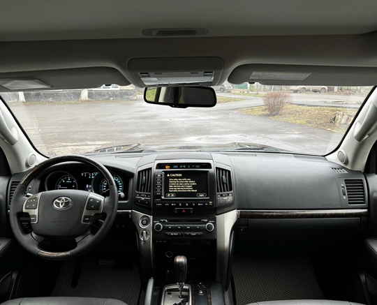 Продам Toyota Land Cruiser 200 (7)