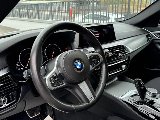 Bmw G30 530i xDrive 2019 (9)