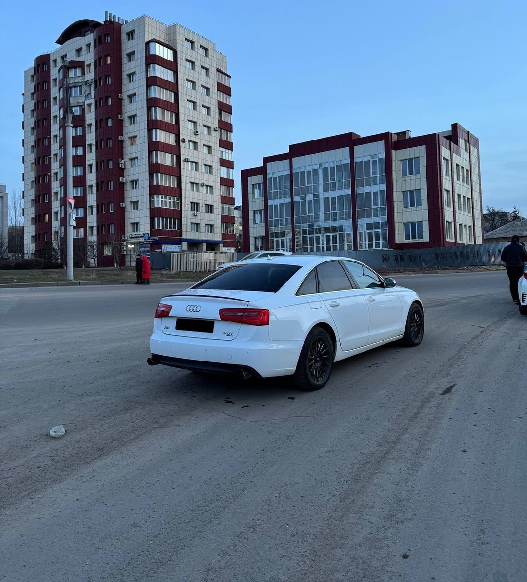 Продам  AUDI A6 C7 (7)