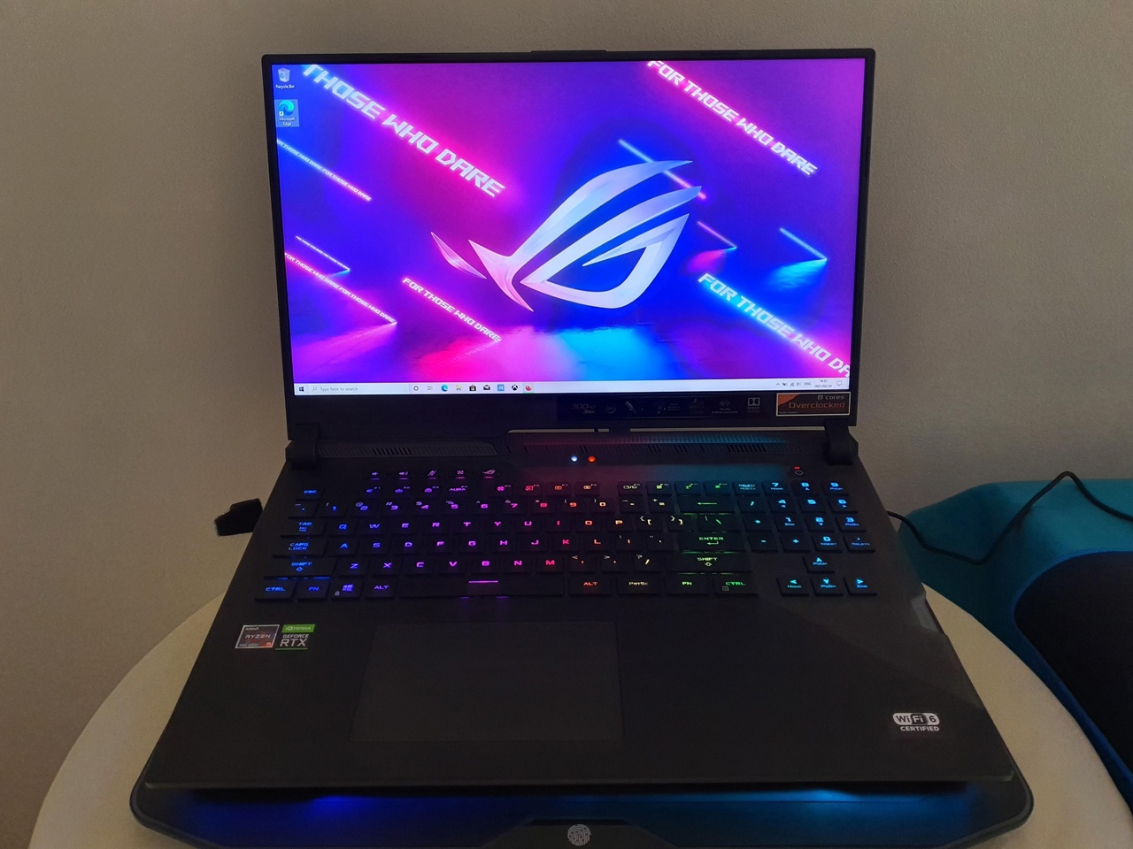 В продаже топовый ноутбук Asus