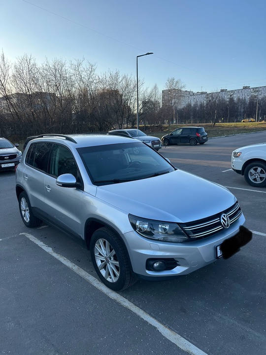 Volkswagen Tiguan 2011г рест 2.0л (1)