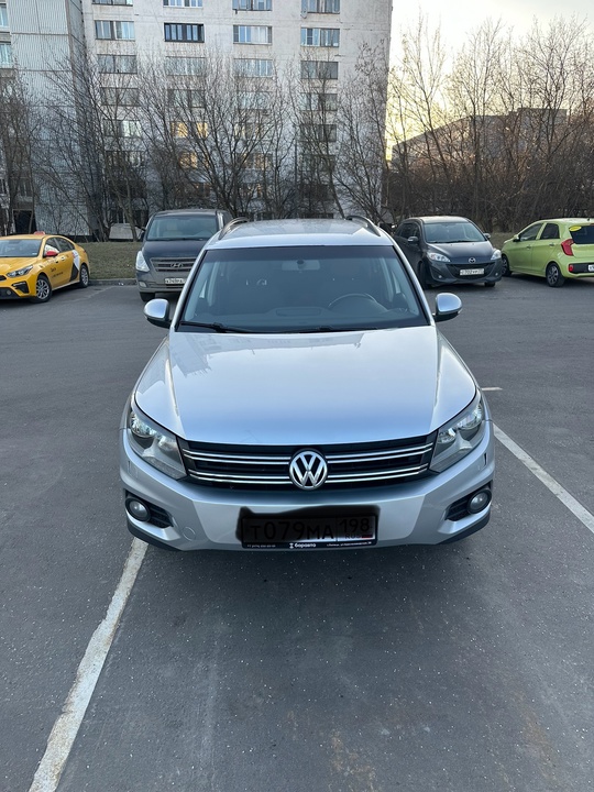 Volkswagen Tiguan 2011г рест 2.0л (2)
