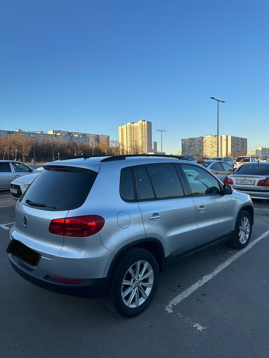 Volkswagen Tiguan 2011г рест 2.0л (4)
