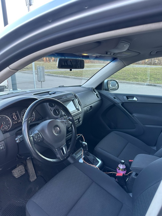Volkswagen Tiguan 2011г рест 2.0л (8)