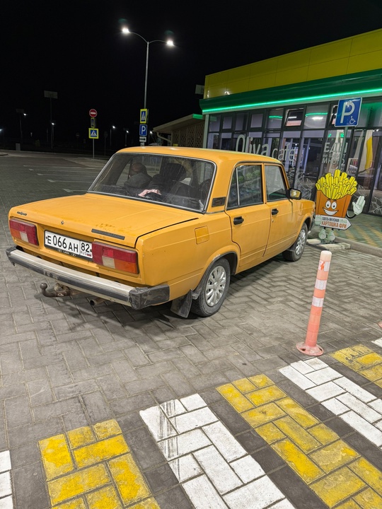 В продаже хорошая ваз 2105.