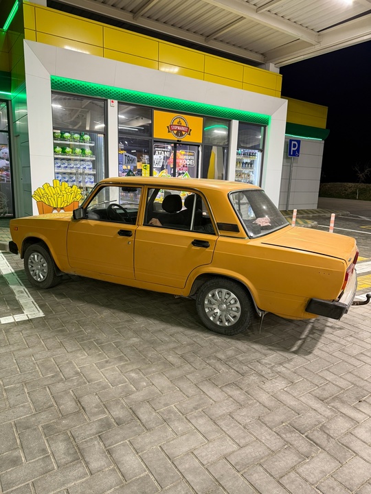 В продаже хорошая ваз 2105. (3)