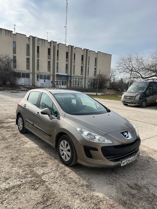 2010год 
1.6 
Автомат
Все в исправном (2)