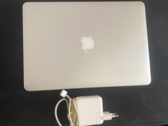 Macbook air 13 2015 
На (1)