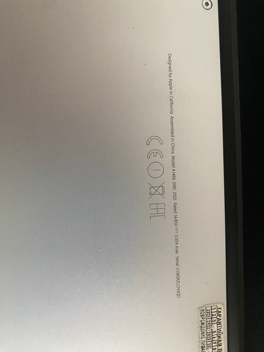 Macbook air 13 2015 
На (3)