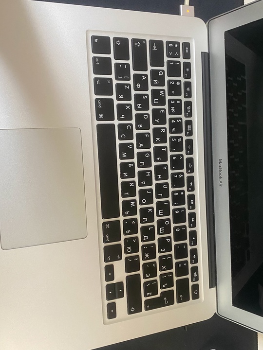 Macbook air 13 2015 
На (5)