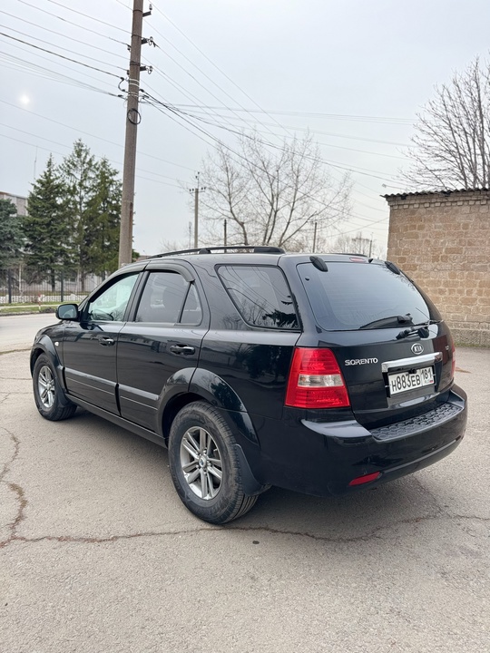В Продаже KIA Sorento 
2007 (3)