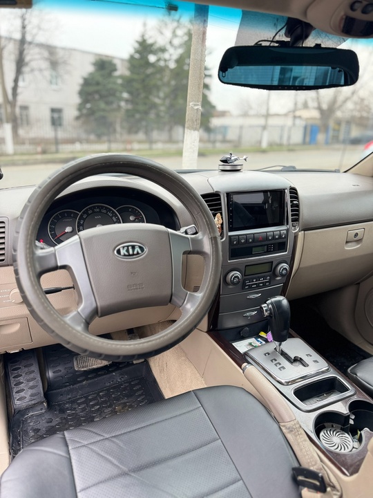 В Продаже KIA Sorento 
2007 (7)