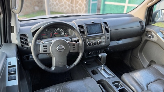 Продам Nissan Navara 2007 года (3)