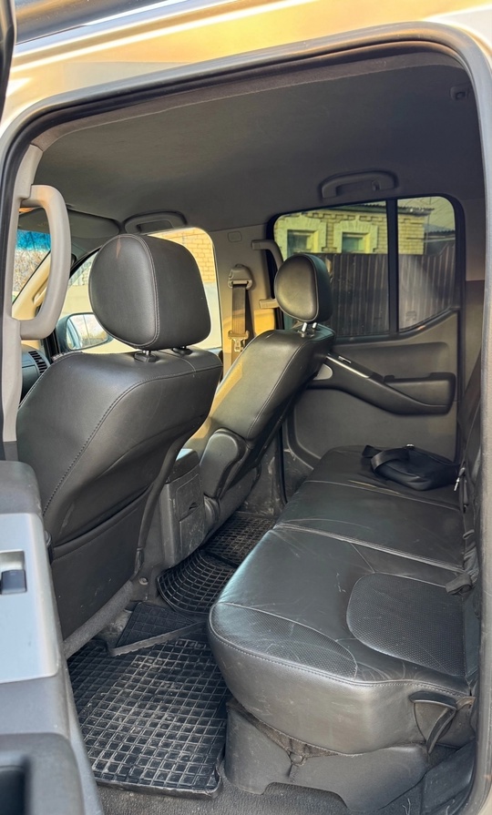 Продам Nissan Navara 2007 года (6)