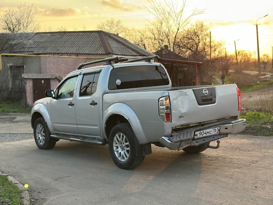 Продам Nissan Navara 2007 года (8)
