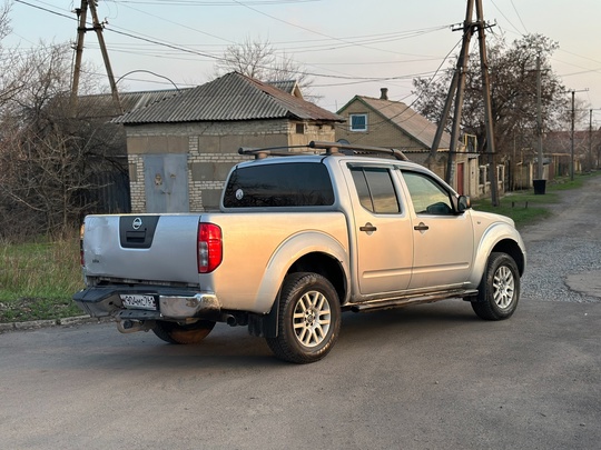 Продам Nissan Navara 2007 года (9)