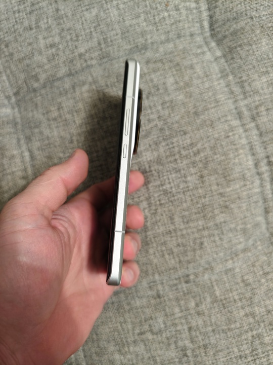 Продаю свой Xiaomi 13 Ultra (8)