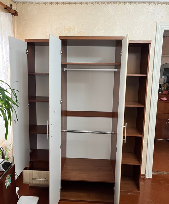 Продается шкаф. 
!Разобранный! 
В хорошем (1)