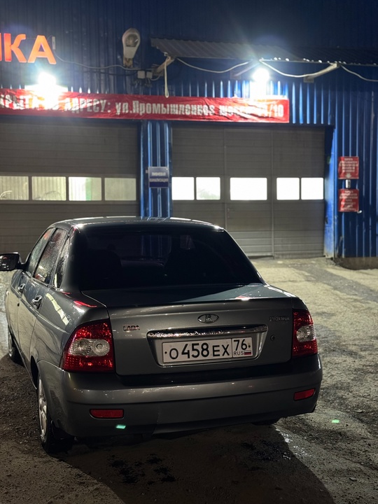 В продаже приора 2011г гур. (4)