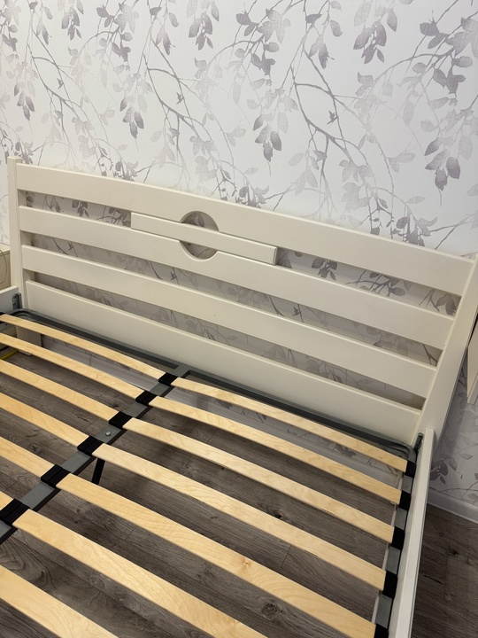 Продаю свою кровать из массива (2)