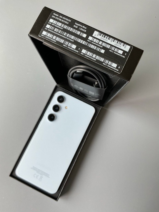 Samsung S 24 8/256.
Состояние нового,
не (4)