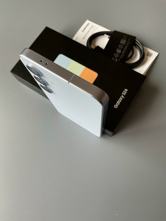 Samsung S 24 8/256.
Состояние нового,
не (5)