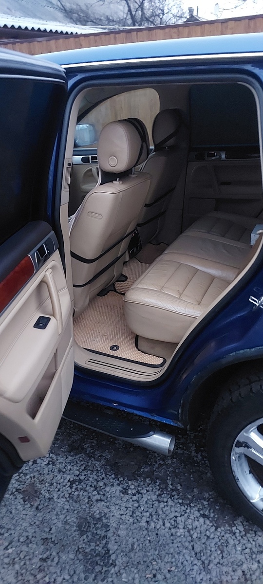 Продам Volkswagen Touareg 2003 год (3)