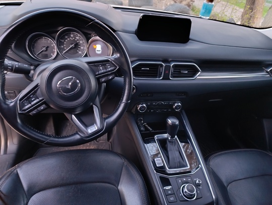 Продам свой автомобиль марки Mazda (1)