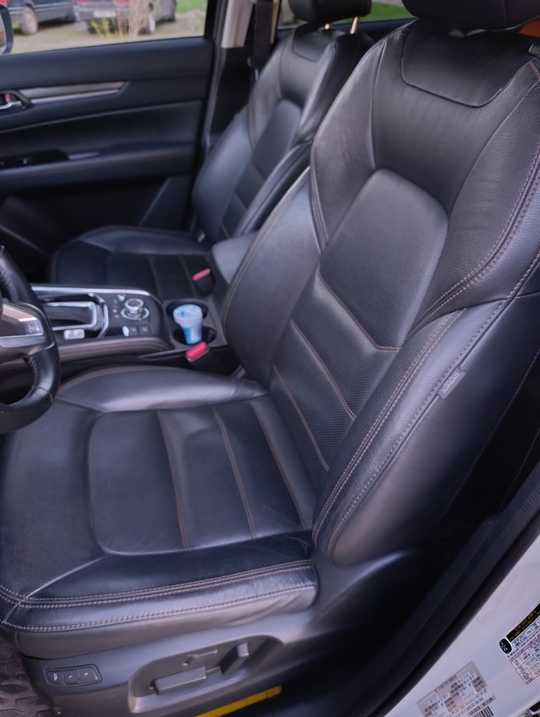 Продам свой автомобиль марки Mazda (2)