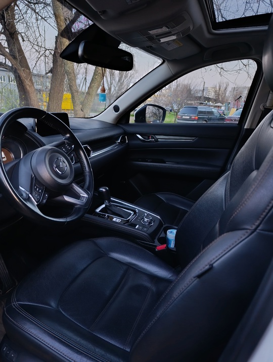 Продам свой автомобиль марки Mazda (6)