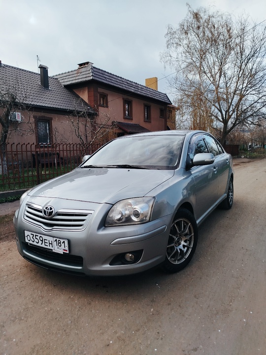 Toyota Avensis 2007г. 1.8 бензин