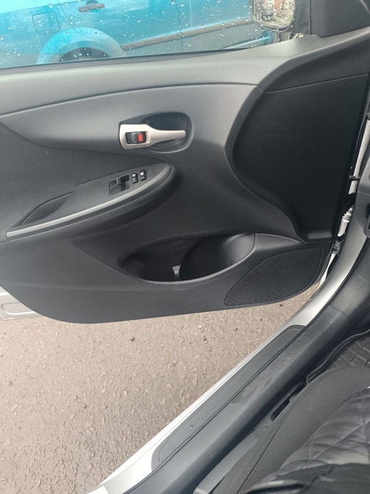 Продам личный семейный автомобиль Тойота