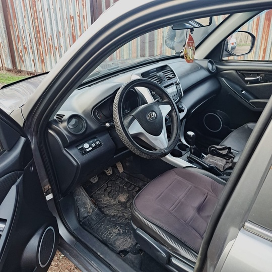 Продам Lifan X60 в отличном (6)