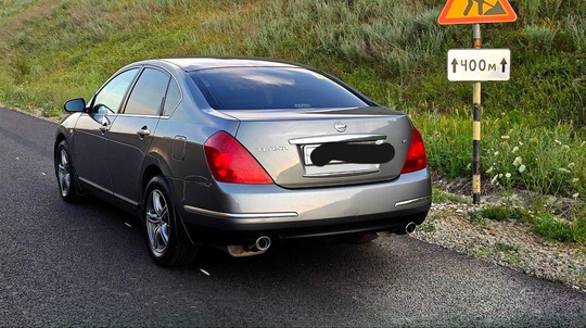 продам
ниссан тиана 
2007 год
 v6
салон (4)