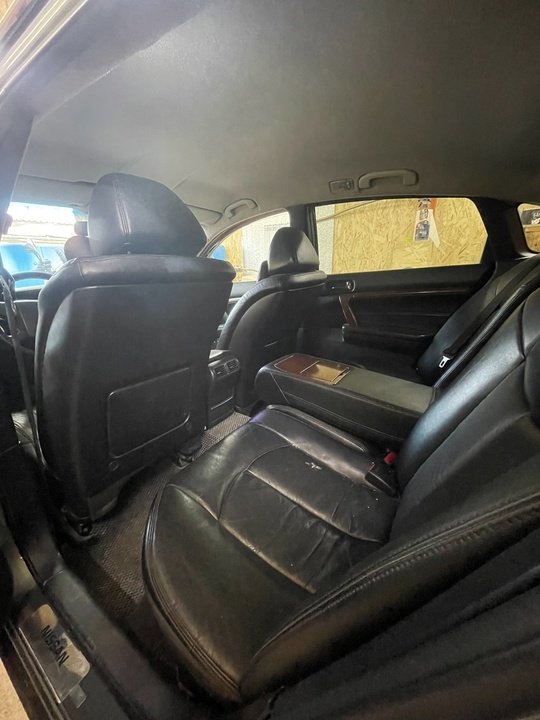 продам
ниссан тиана 
2007 год
 v6
салон (9)